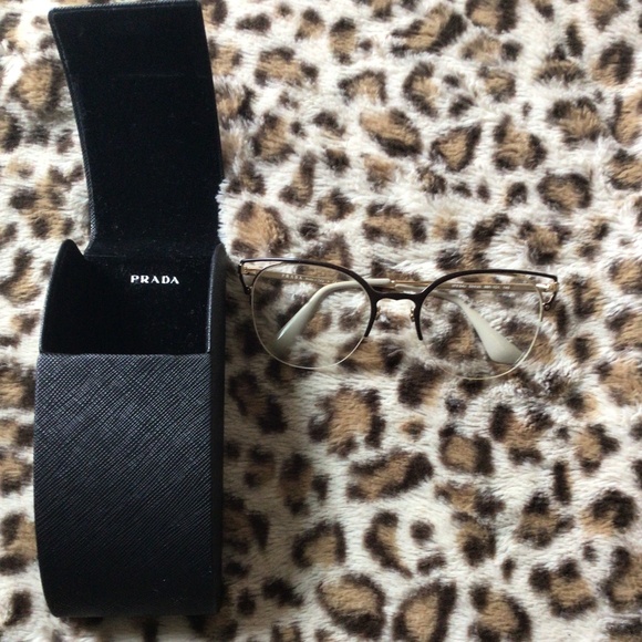 Prada glasses - Picture 1 of 9
